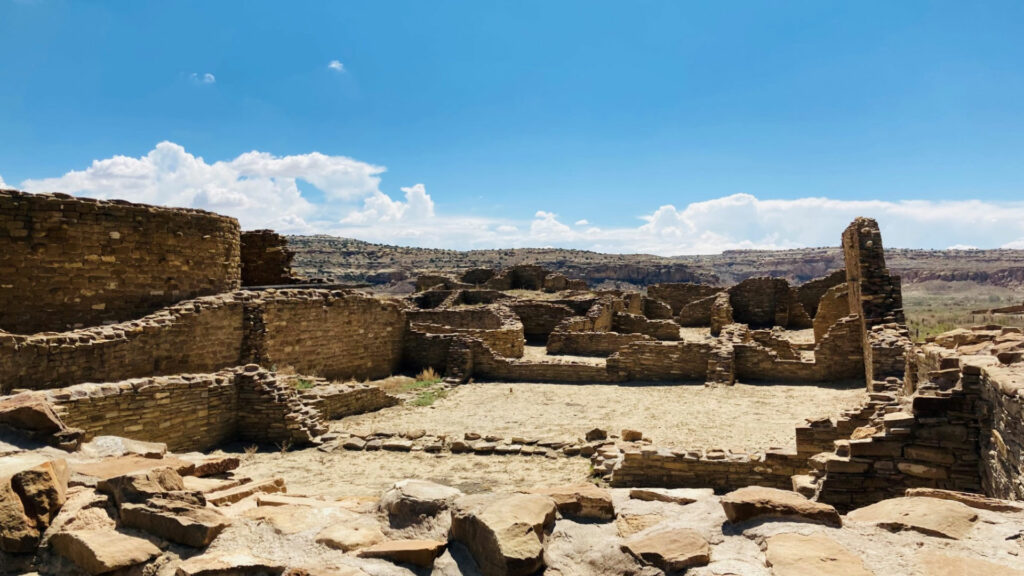 The ruins of an ancient ruins in the desert.
