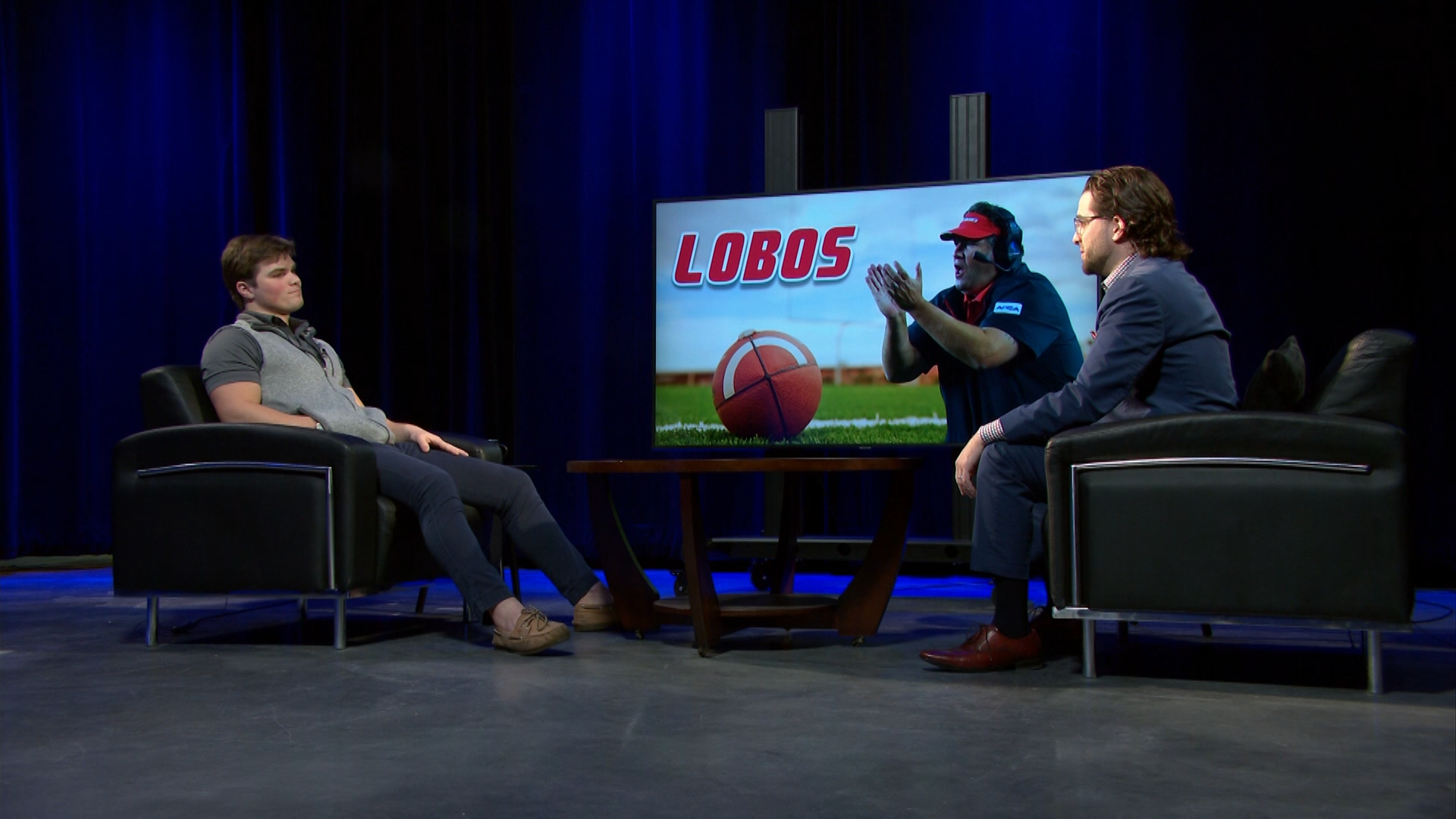 UNM Signs Check for Coach Eck