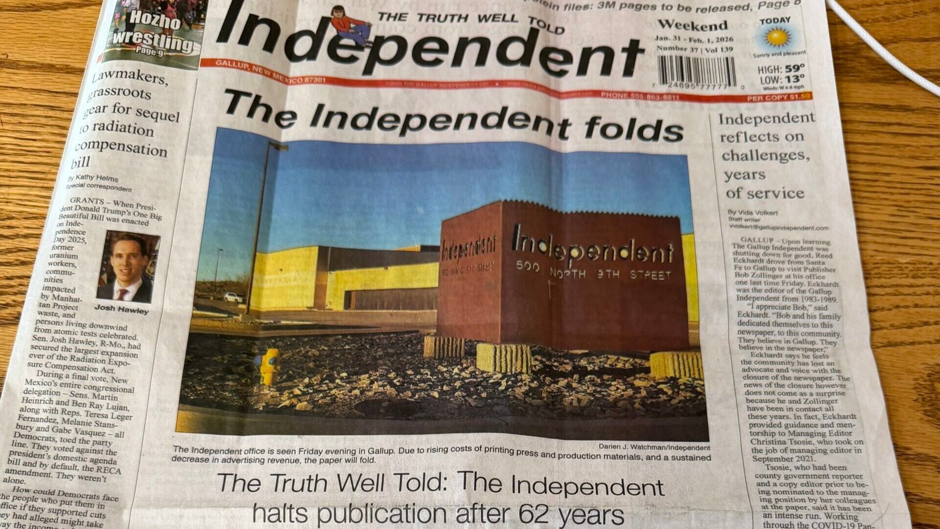 Front page of a newspaper announces that "The Independent" is folding after 62 years, with a photo of the newspaper's building and related headlines about its closure.