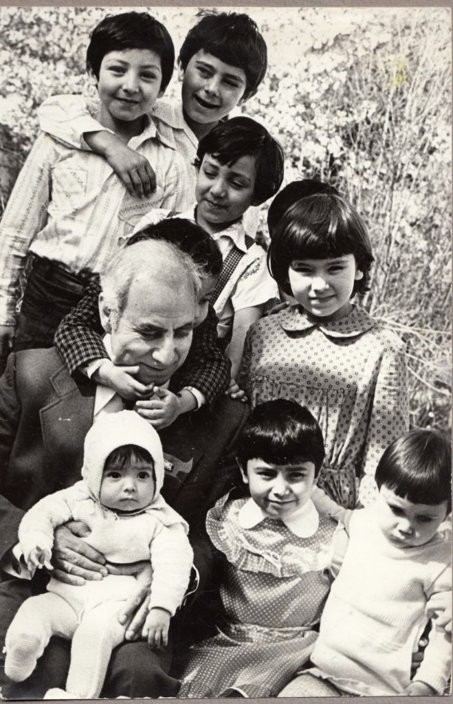 Osimi-and-Children-1 Osimi-and-Children